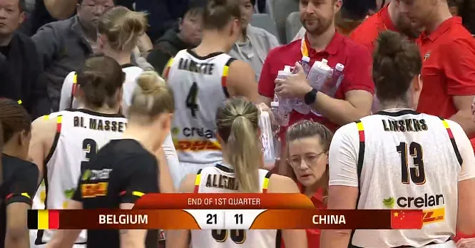世界杯app下载-女篮世预赛：张曼曼3分，中国女篮首节11-21落后比利时女篮