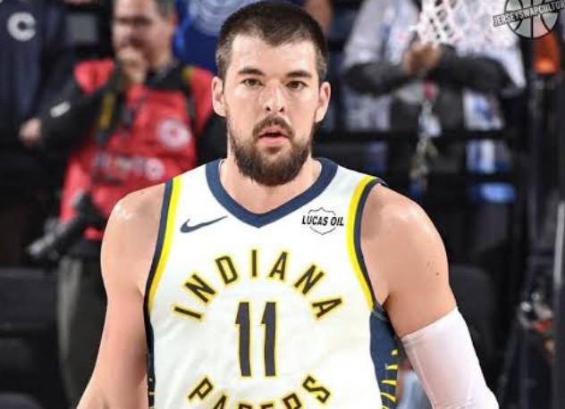 世界杯直播观看软件-祖巴茨快船生涯数据：场均11.4分9.3板1盖帽，一次防守二阵